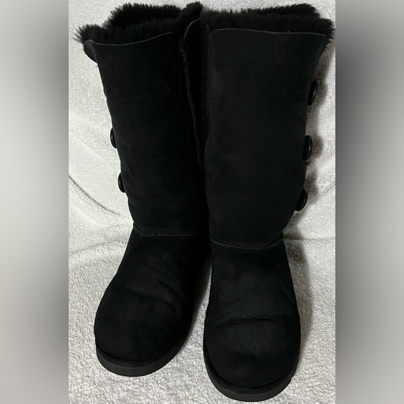 Ugg boots - Picture 2 of 9